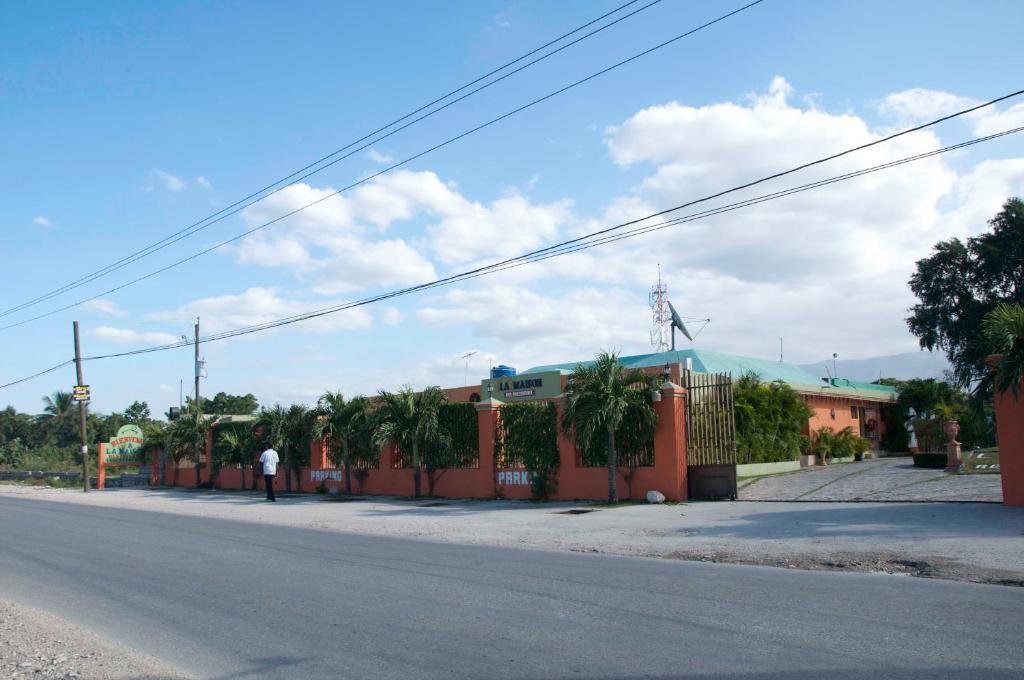 La Maison Hotel Port-au-Prince Luaran gambar